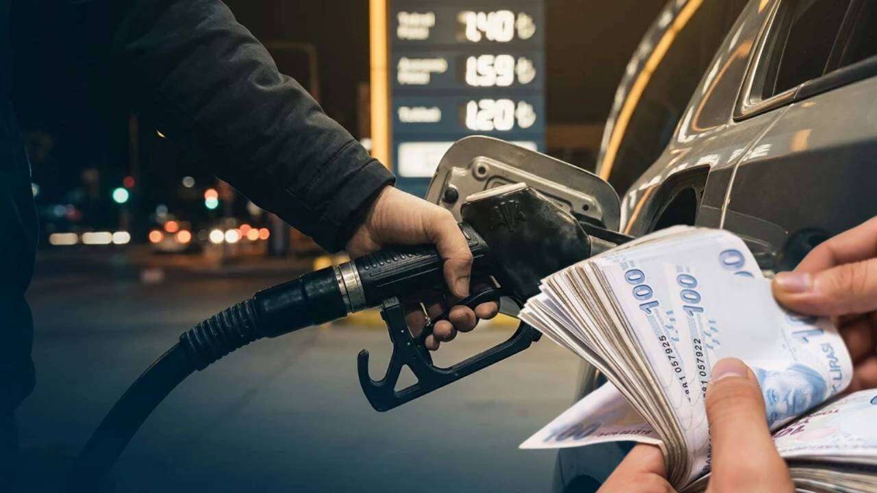 Sürücüler dikkat: Gece yarısı depoları doldurmayın, fiyatlar 4,30 TL birden düşüyor! 19 Ekim İstanbul, Ankara, İzmir akaryakıt fiyatları 10